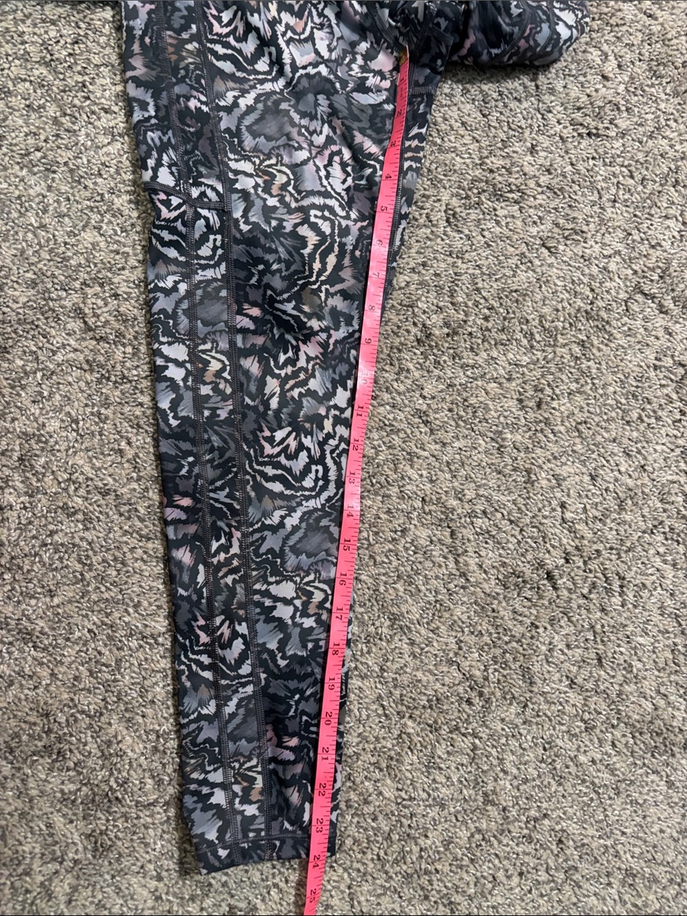 Athleta Ultimate Stash 7/8 Leggings size medium - Picture 6 of 6